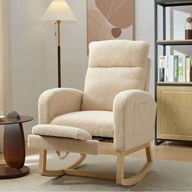 Poltrona a dondolo moderna con schienale alto da 75 cm, imbottita, con gambe in legno massello e poggiapiedi regolabile